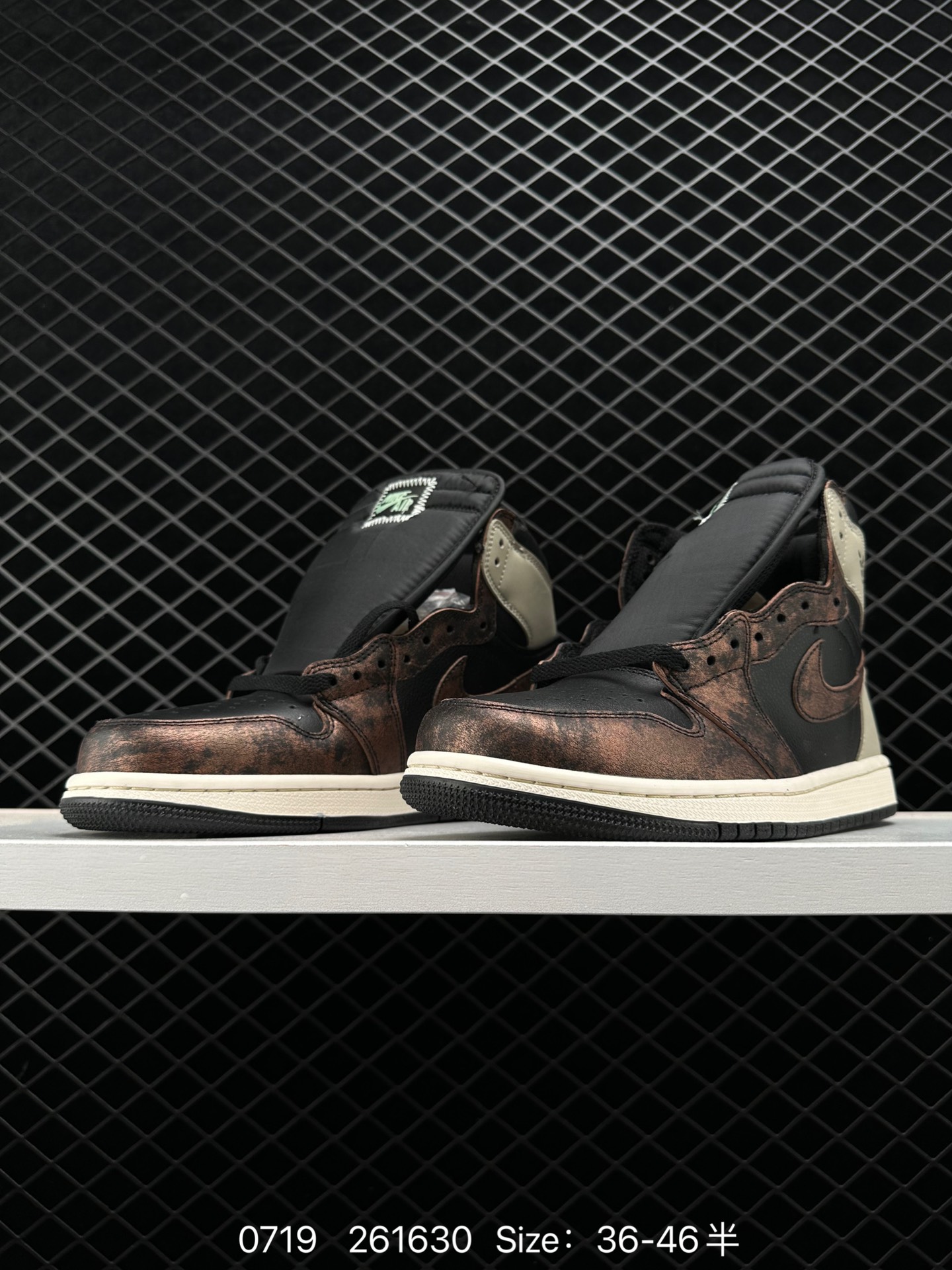 NIKE AIR JORDAN 1 MID AJ1